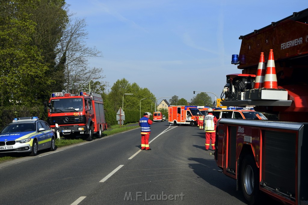 Schwerer VU LKW Zug Bergheim Kenten Koelnerstr P010.JPG - Miklos Laubert